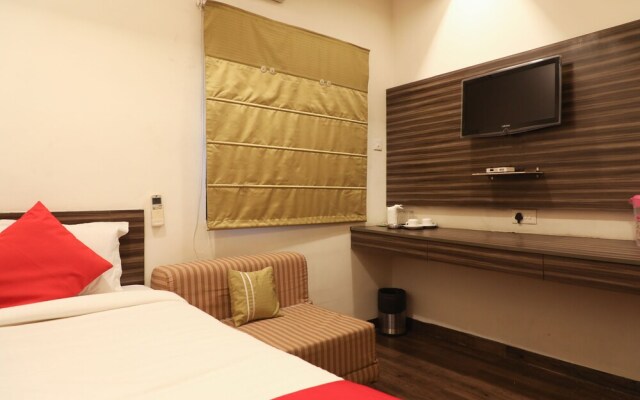 Oyo 22903 Sukoon Service Apartments