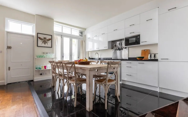 Codrington Mews III by Onefinestay