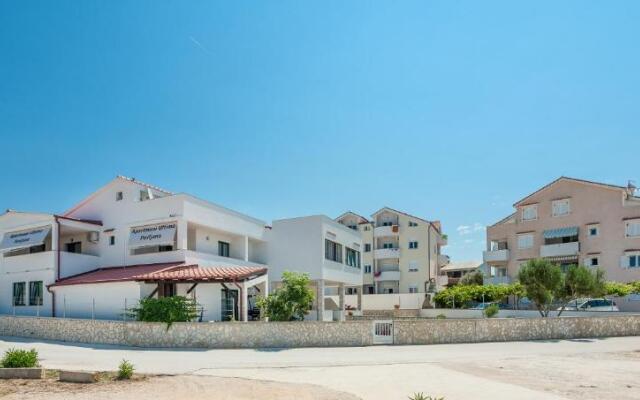Ultima Apartments