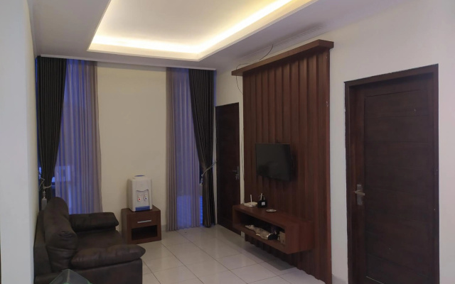 Lucky Guest House Wahid Hasyim – Guest Rooms – Sleman