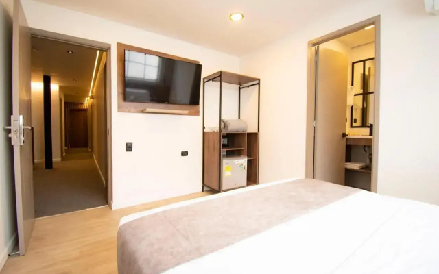 Fence by Bernalo Hotels