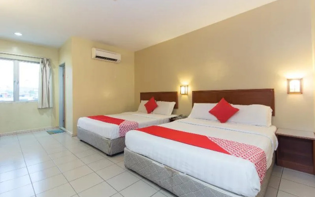 OYO 447 Comfort Hotel Meru