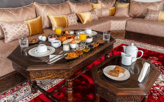 Yanis Guest House