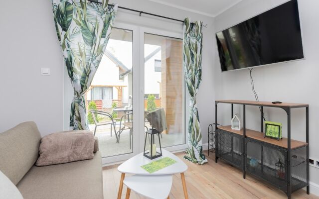 Coast Apartment With Terrace by Renters