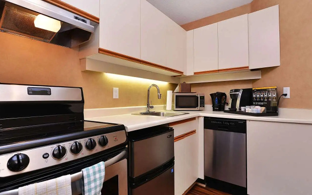 Best Western Plus Emerald Isle Hotel