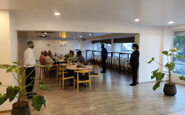 FabHotel Asrani International