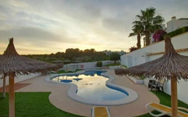 Belvilla by OYO Pera