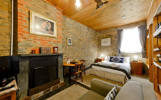 Reillys Wines Heritage Cottages