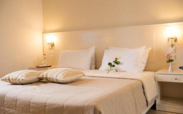 'Captain's House' Traditional Hotel Suites