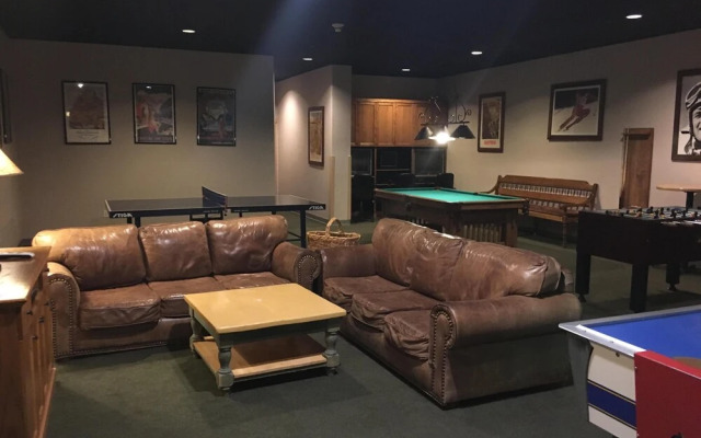 Franz Klammer 2 Bedroom