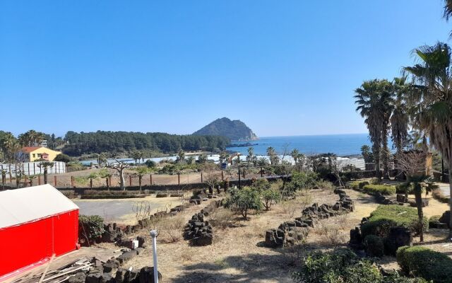 Lime Orange Vill Pension