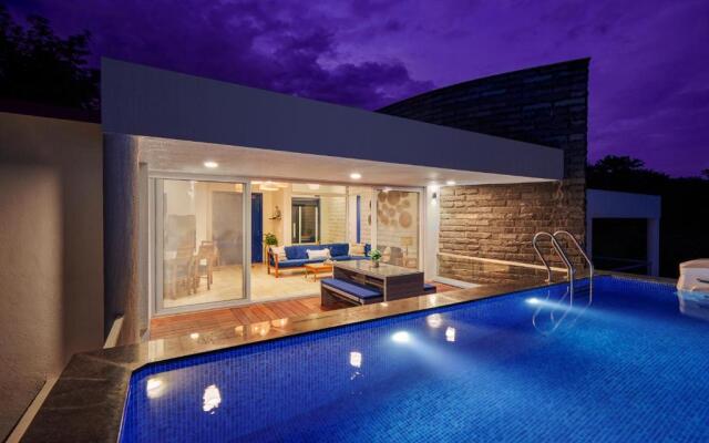 SaffronStays Kaia Waters by Kosha Villas, Pawna - Greek style villa with panoramic view of Pawna lake