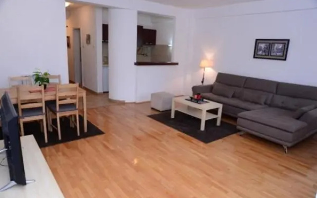 Cozy Two Bedroom Apartment 8