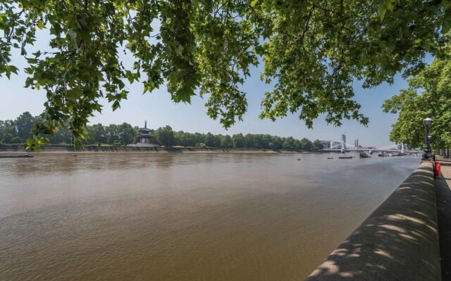 Charming Chelsea Apartment overlooking the Thames