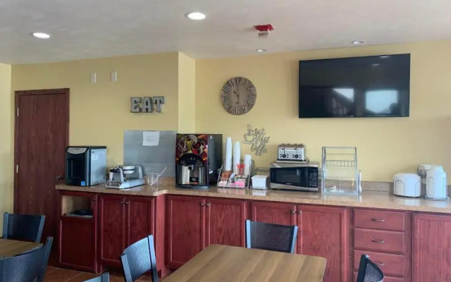 Heartland Hotel and Suites