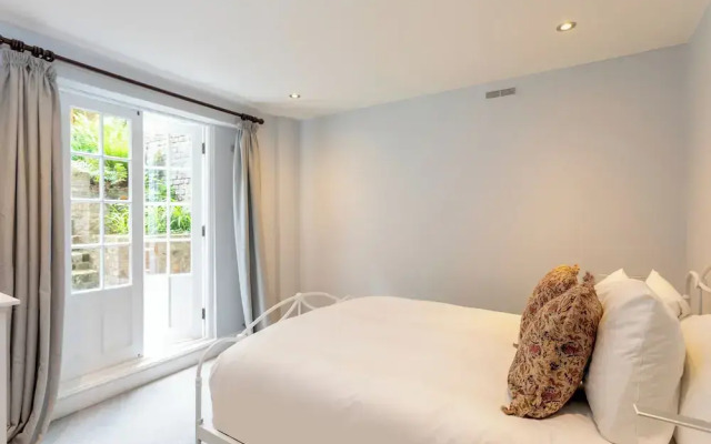 Two Bed Notting Hill Gem