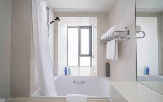 Tyms Elegant 2BR 1BA Apt Walk to Malls