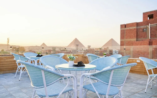 Crown Pyramids View Hotel