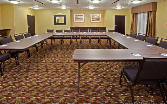 Holiday Inn Express Hotel & Suites Richwood-Cincinnati South by IHG