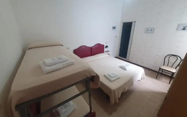 Hotel Young People Under 40