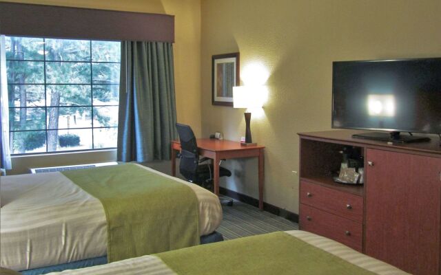 Econo Lodge Inn & Suites