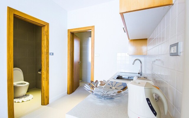 B1 Aqua Organic Suites