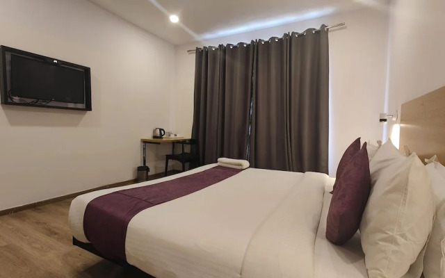 Hotel Mavens Orange Gurgaon