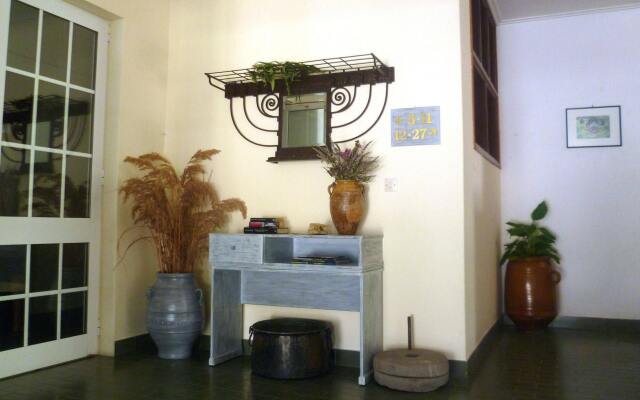 Mamouzelos Hotel Apts