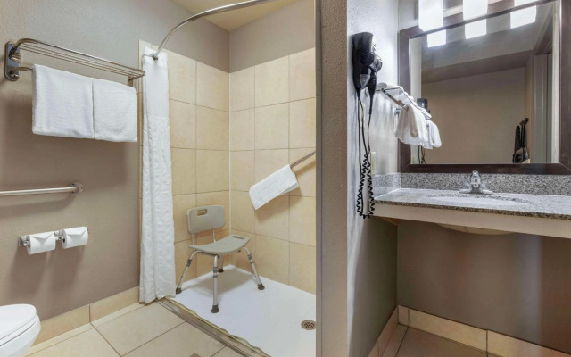 Comfort Inn & Suites Northern Kentucky