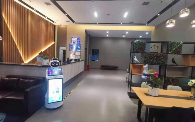 Homeinn Selected Hotel (Zhumadian High-speed Railway West Station)