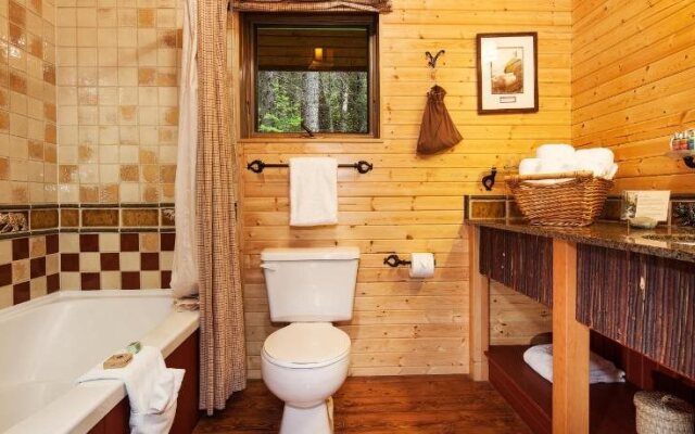 Cathedral Mountain Lodge