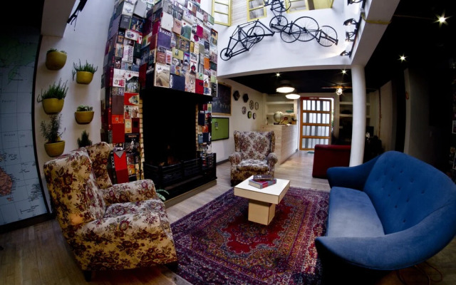 1212 Hostels