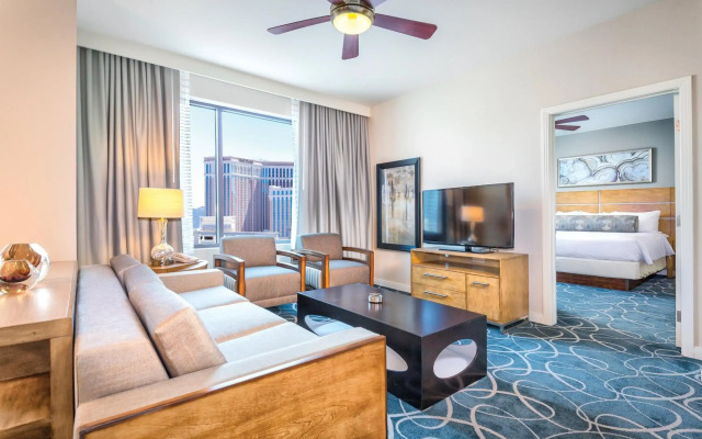 Club Wyndham Desert Blue