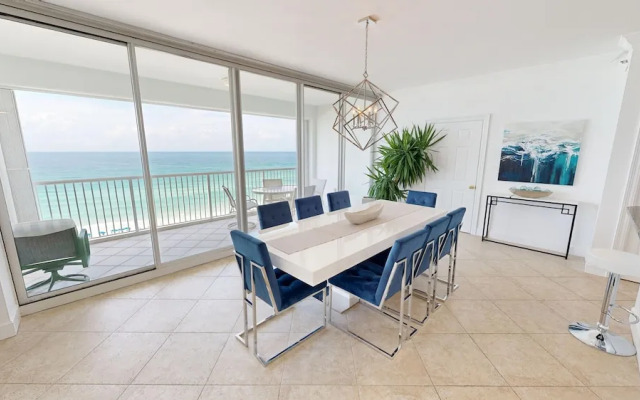 Oceania 807 3 Bedroom Condo by RedAwning