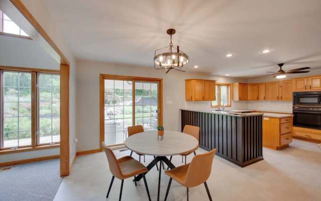 Game Room & Covered Patio: Hummelstown Hideaway