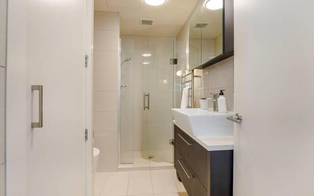 Bright & Modern Auckland Cbd Apartment