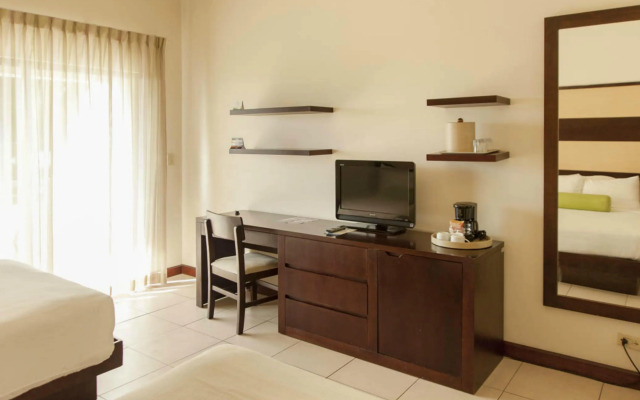Villas Sol Beach Resort