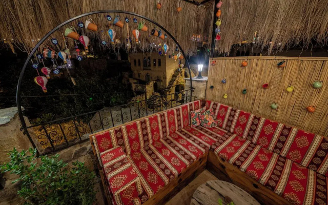 Shiraz Cave Cappadocia