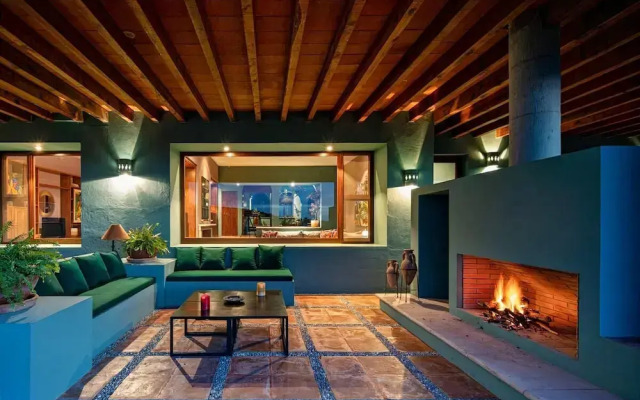 Holt - 1000 Arabian Nights