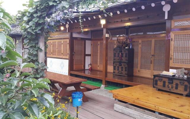 Guesthouse in Jeonju-Ongo in Jeonju, South Korea from 51$, photos, reviews - zenhotels.com