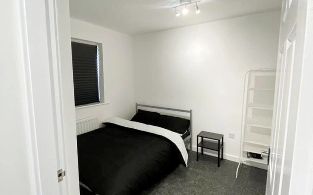 Remarkable 3-bed House in Sheffield