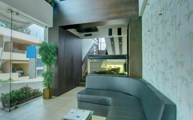 Collection O 140 Sholas Residency