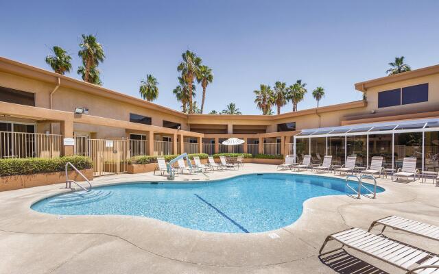 WorldMark Palm Springs - Plaza Resort and Spa