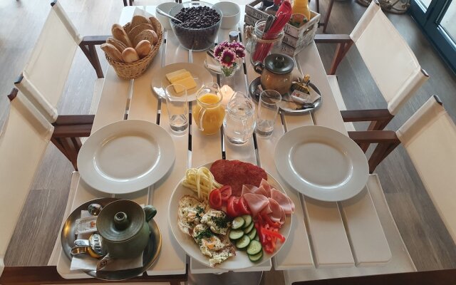 Yachter Club Modra Cajka