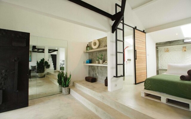 2 BR Modern Art Loft Canggu