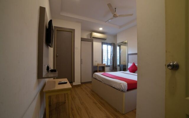 Oyo 45408 Hotel Ambassador