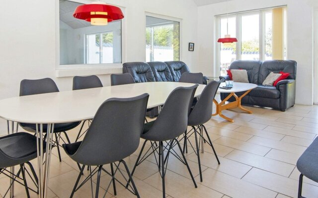 10 Person Holiday Home in Grenaa