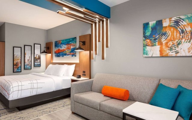 La Quinta Inn & Suites By Wyndham Mount Laurel / Moorestown