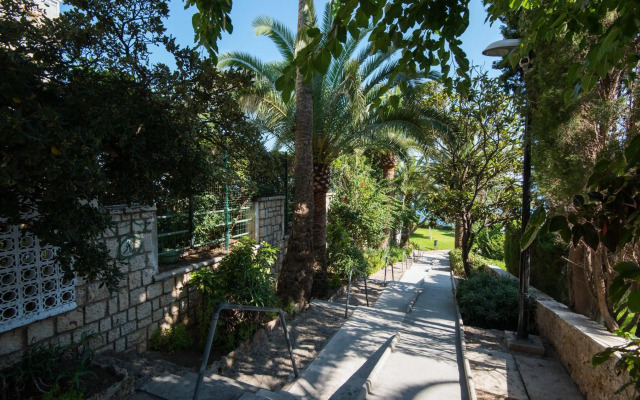 Seashore Bungalow Stunning