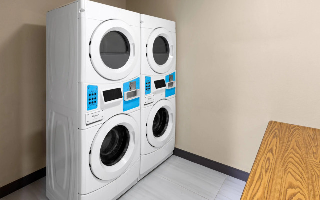 Wingate by Wyndham College Station South